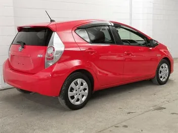 Toyota Aqua 2013 photo 3