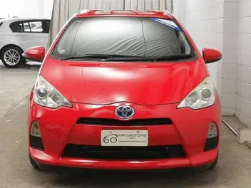 Toyota Aqua 2013 photo 5