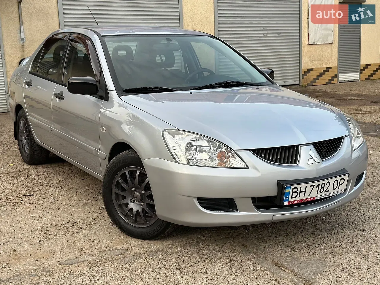 Mitsubishi Lancer 2004 photo 2