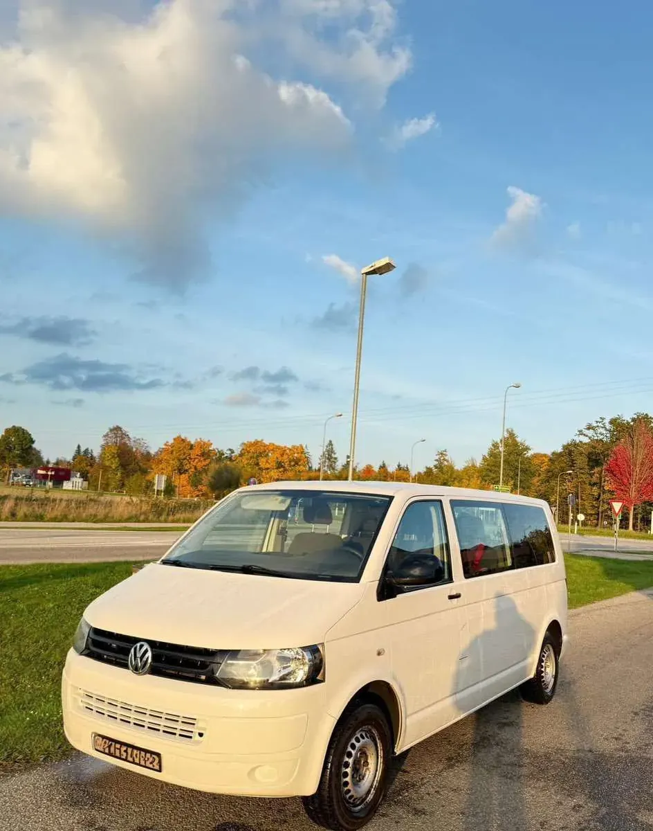 Volkswagen T5 2012 photo 2