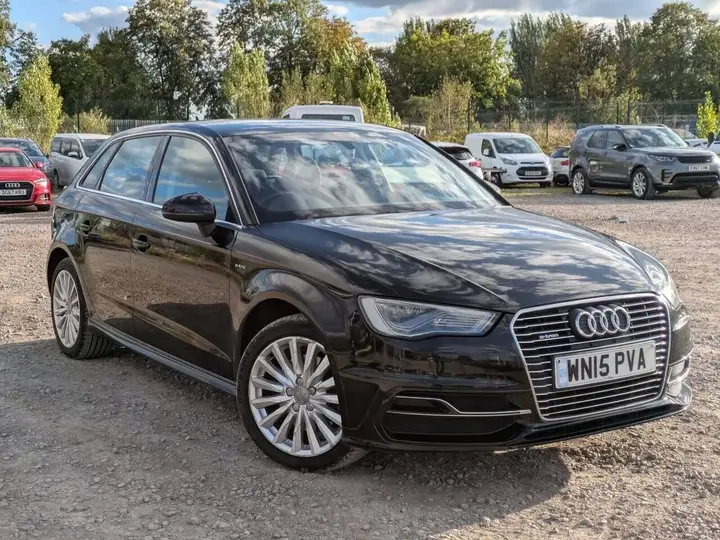 Audi A3 2015 photo 2