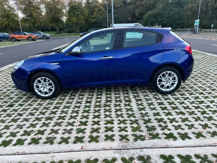 Alfa Romeo Giulietta 2017 photo 4