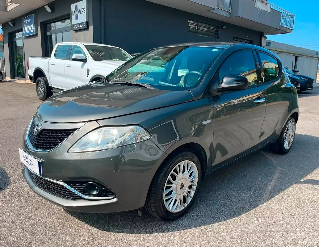 Lancia Ypsilon