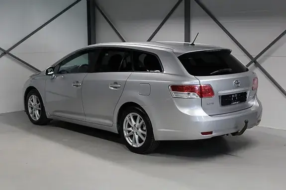 Toyota Avensis 2011 photo 5