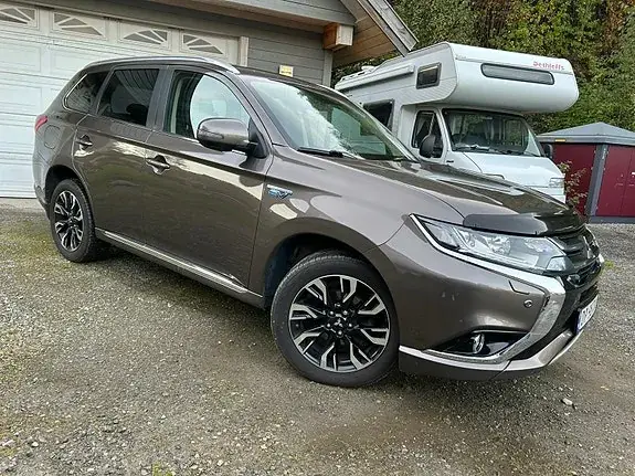Mitsubishi Outlander 2016 photo 2