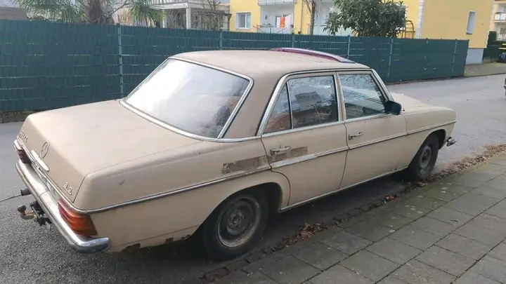 Mercedes-Benz W114