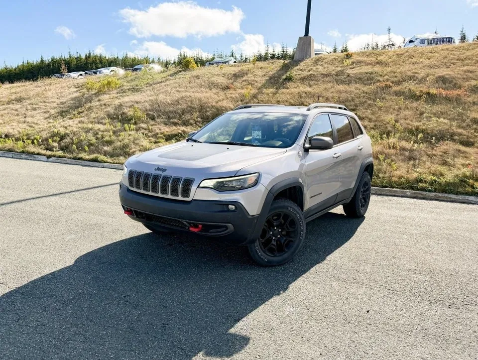 Jeep Cherokee 2021 photo 2