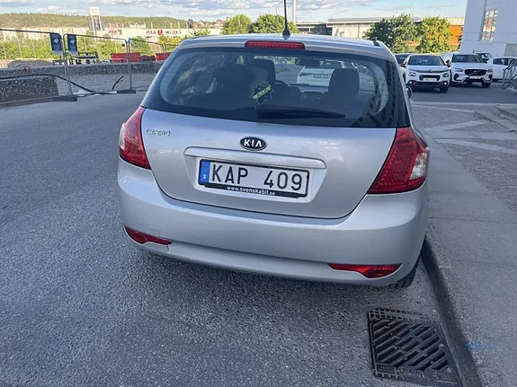 Kia Ceed 2010 photo 3