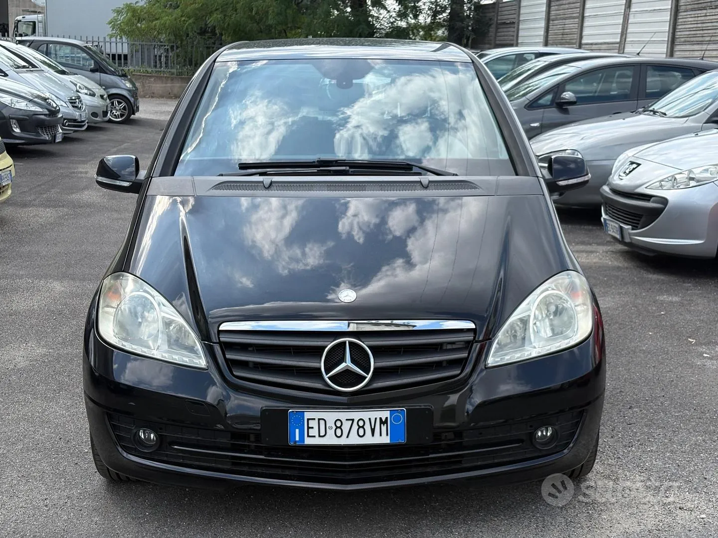 Mercedes-Benz A 160 2011 photo 2
