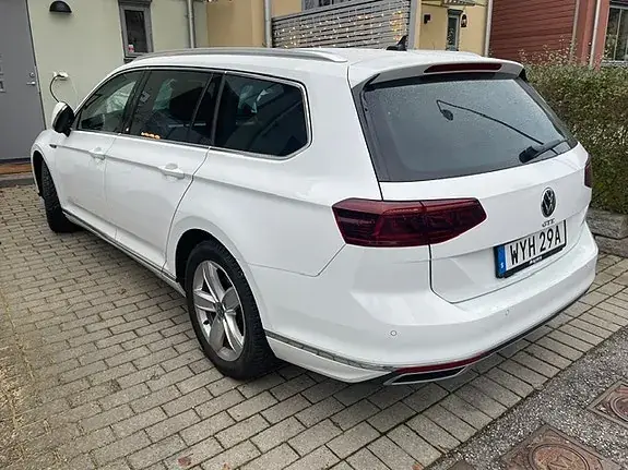 Volkswagen Passat 2021 photo 2