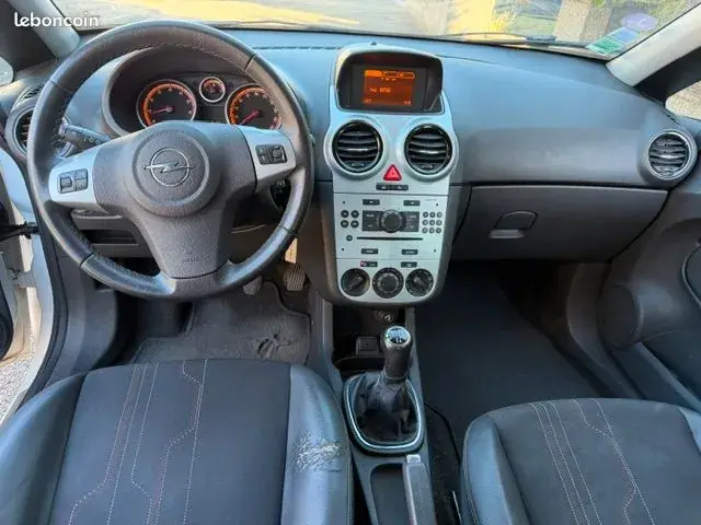 Opel Corsa 2012 photo 3