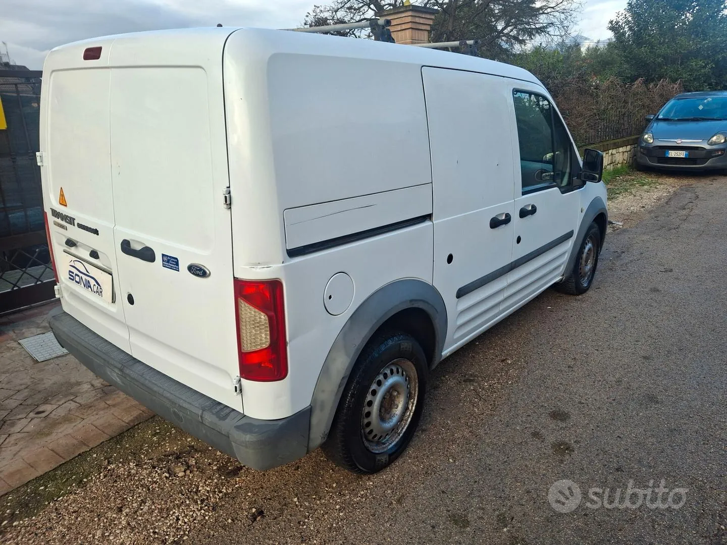 Ford Transit Connect 2009 photo 4