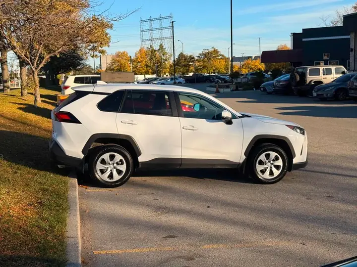 Toyota Rav4 2025 photo 4