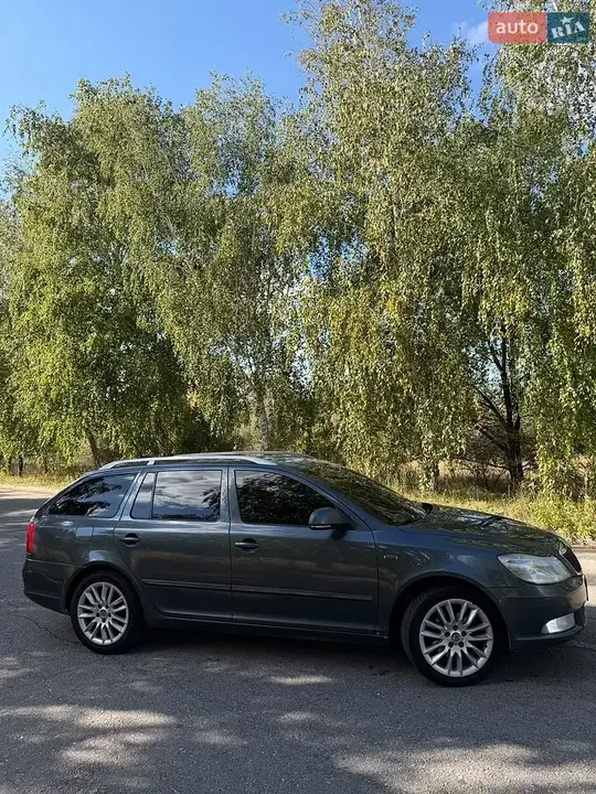 Skoda Octavia 2011 photo 3