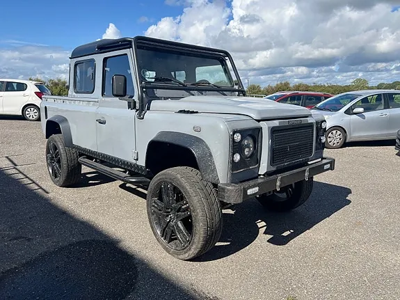 Land Rover Defender 110