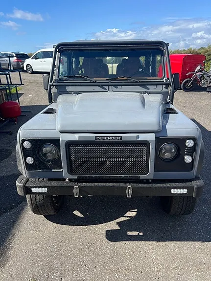 Land Rover Defender 110 1989 photo 3
