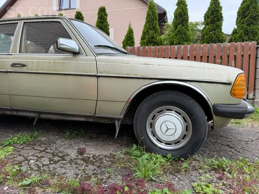 Mercedes-Benz 300D