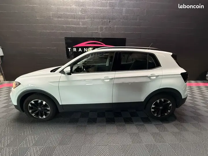 Volkswagen T-Cross 2021 photo 2