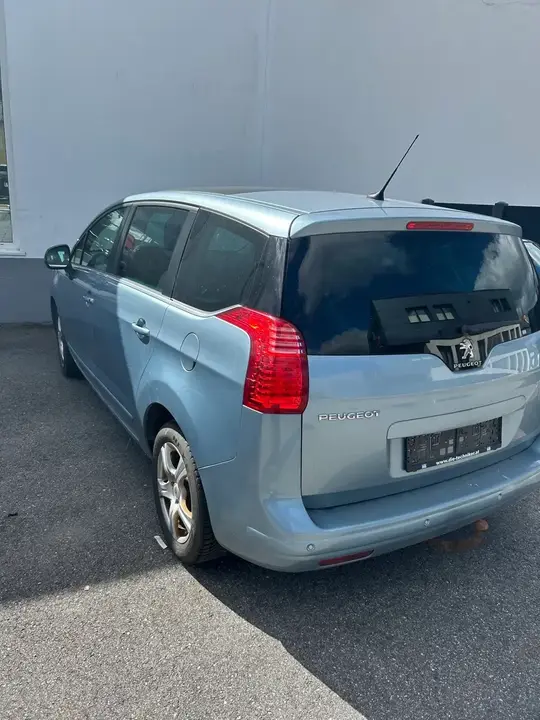 Peugeot 5008 2010 photo 3