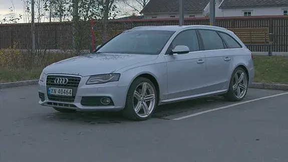 Audi A4 2012 photo 3