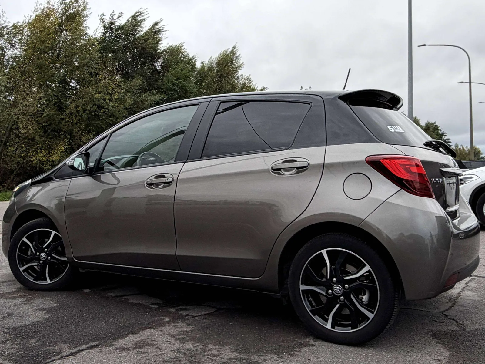 Toyota Yaris 2016 photo 5