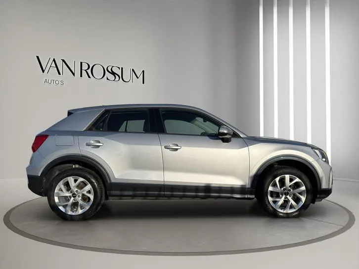 Audi Q2 2021 photo 2