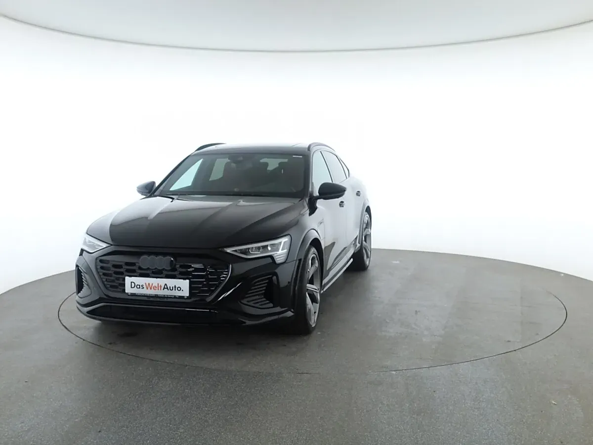 Audi Q8 2023 photo 2