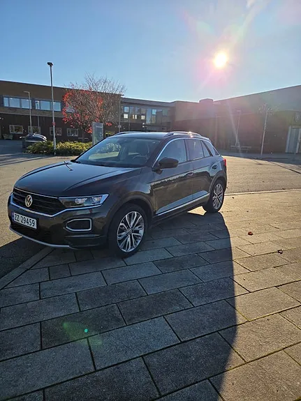 Volkswagen T-Roc 2019 photo 2