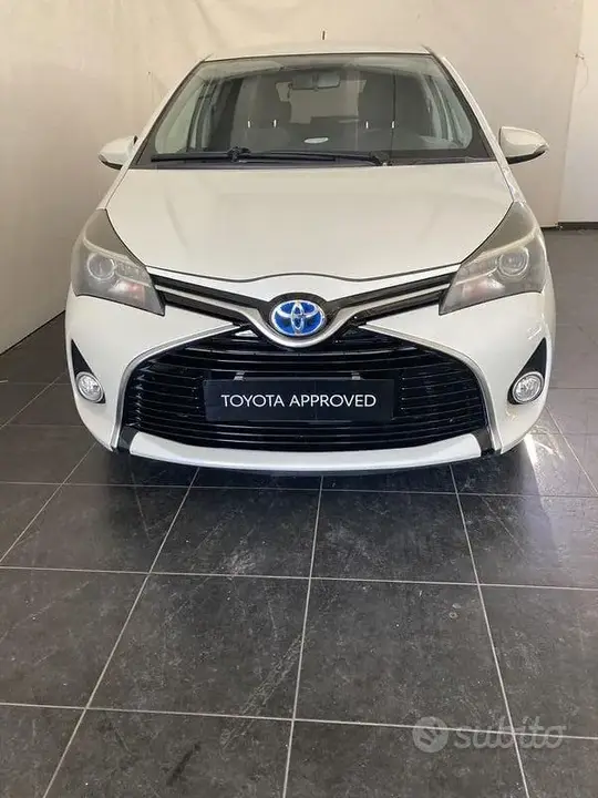 Toyota Yaris 2015 photo 4