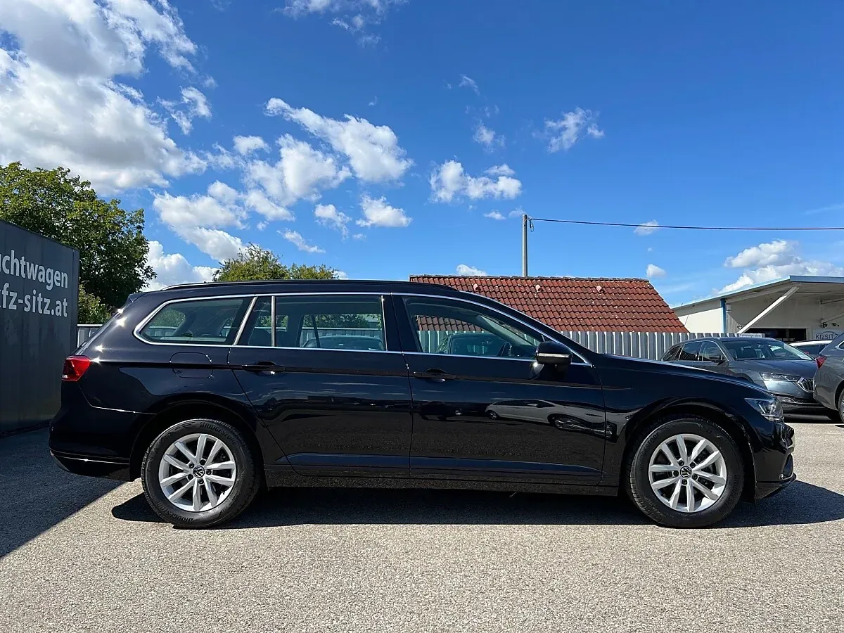 Volkswagen Passat 2023 photo 2