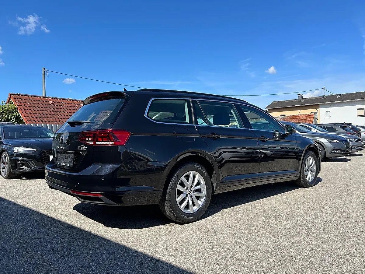 Volkswagen Passat 2023 photo 3