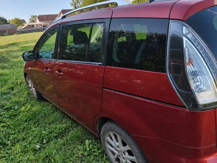 Mazda Mazda5 2010 photo 2