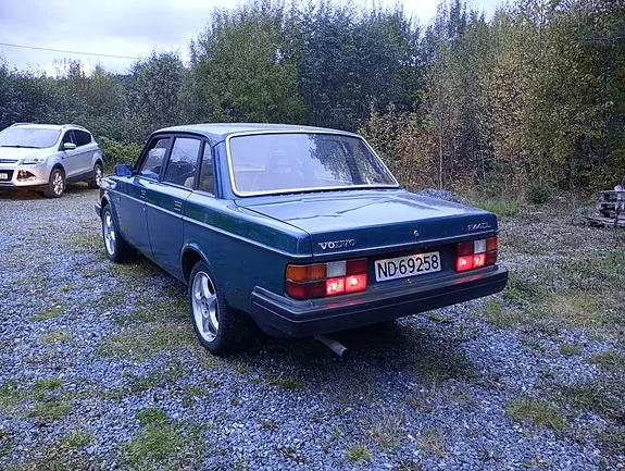 Volvo 244 1982 photo 3
