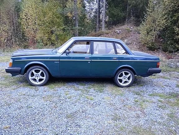 Volvo 244 1982 photo 4