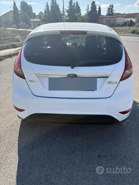 Ford Fiesta 2010 photo 3