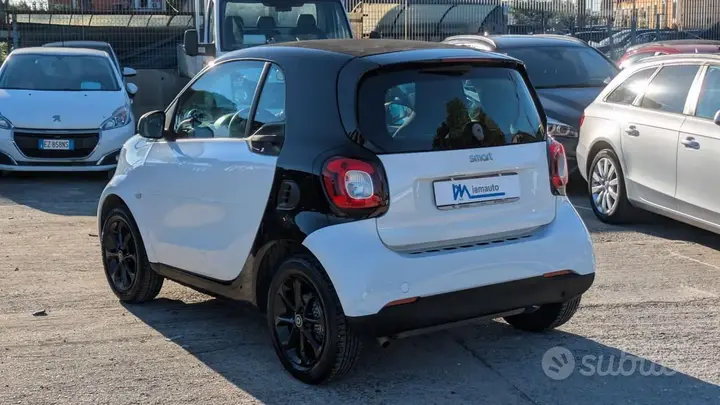 Smart Fortwo 2010 photo 3