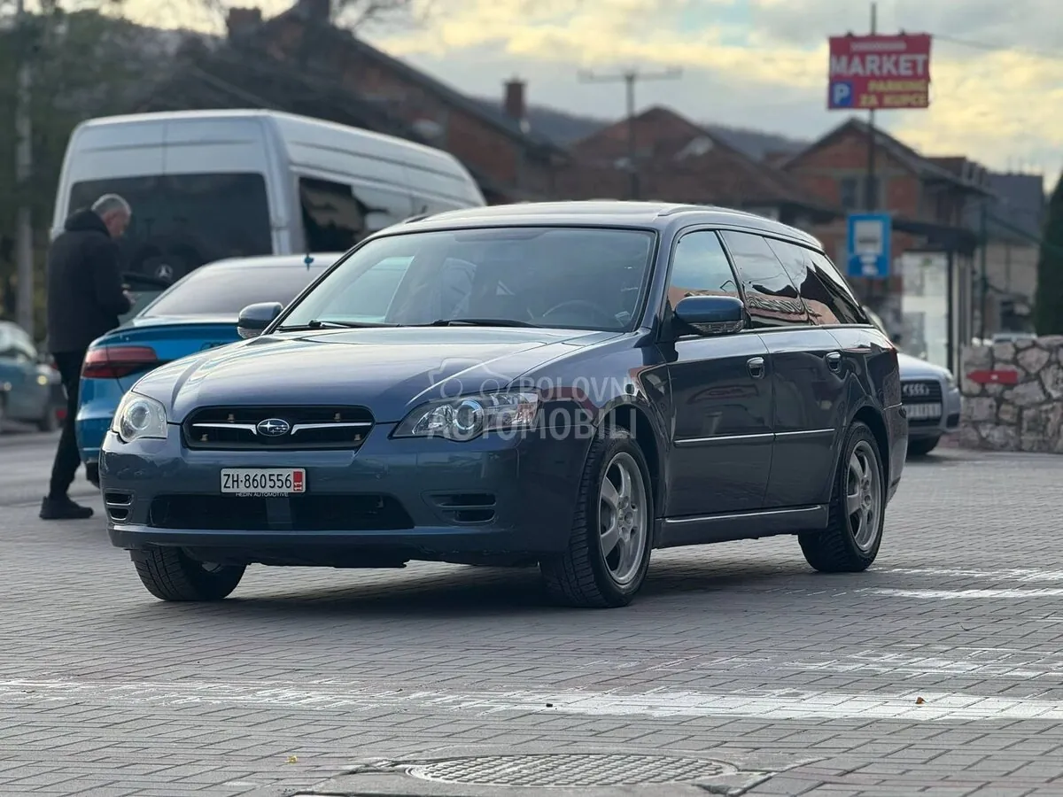 Subaru Legacy 2004 photo 2