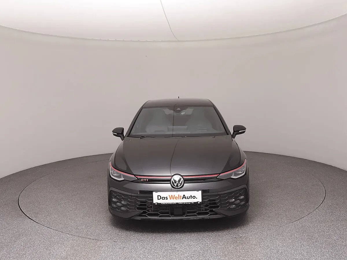 Volkswagen Golf 2025 photo 3