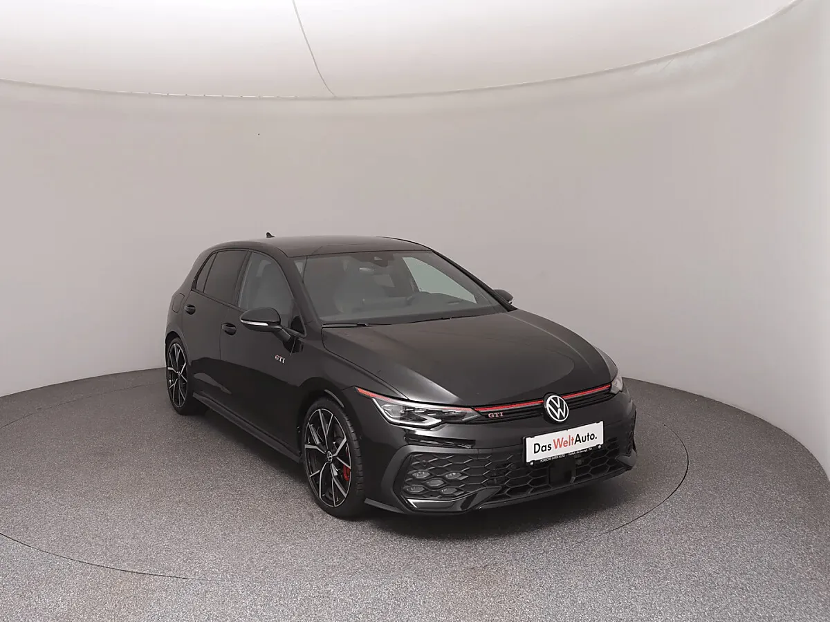 Volkswagen Golf 2025 photo 2