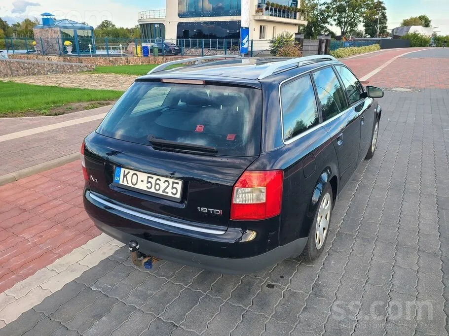 Audi A4 2003 photo 2