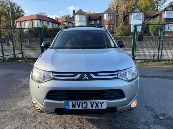 Mitsubishi Outlander 2013 photo 4