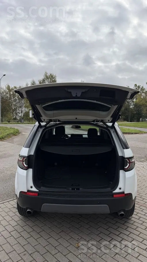 Land Rover Discovery Sport 2017 photo 5