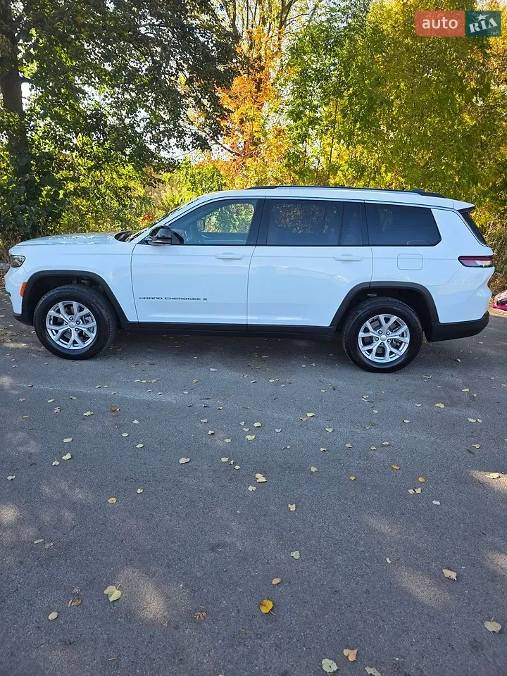 Jeep Grand Cherokee 2023 photo 4
