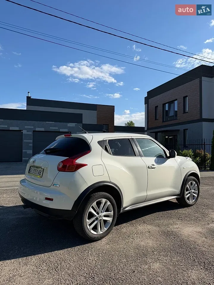 Nissan Juke 2011 photo 2