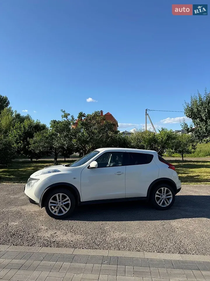 Nissan Juke 2011 photo 4