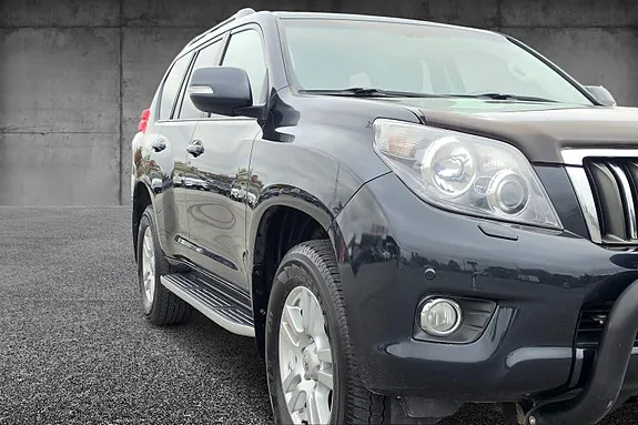 Toyota Land Cruiser 2010 photo 2