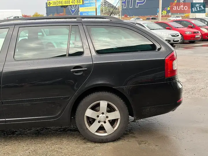 Skoda Octavia 2010 photo 4