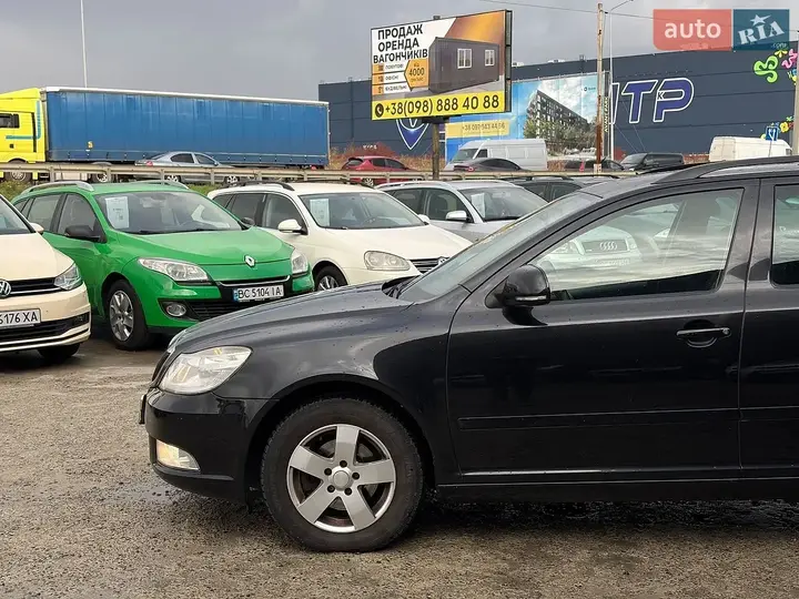 Skoda Octavia 2010 photo 2