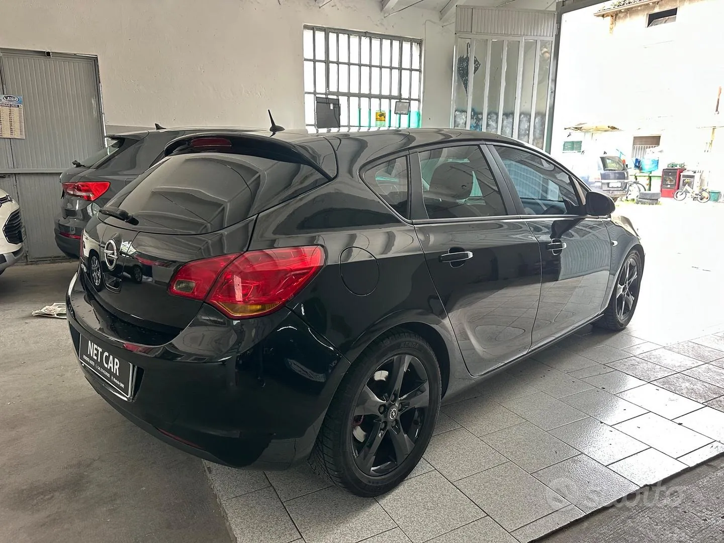 Opel Astra 2011 photo 5