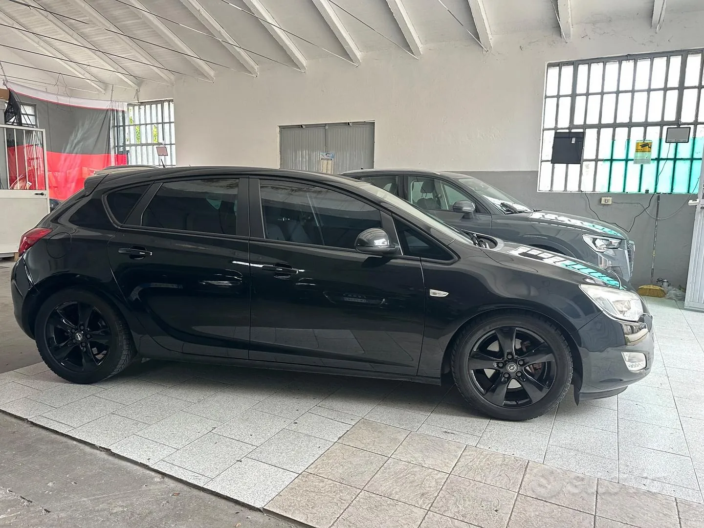 Opel Astra 2011 photo 4